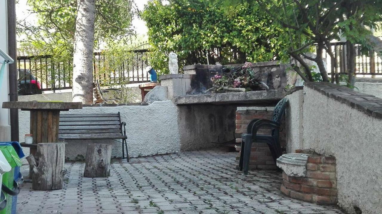 Bed & Breakfast Da Charlie LʼAquila Extérieur photo